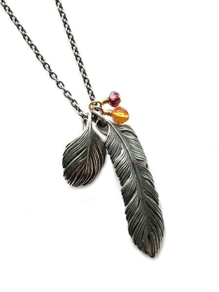 Leef Feather with Jemset 2 / リーフ フェザー ペンダント